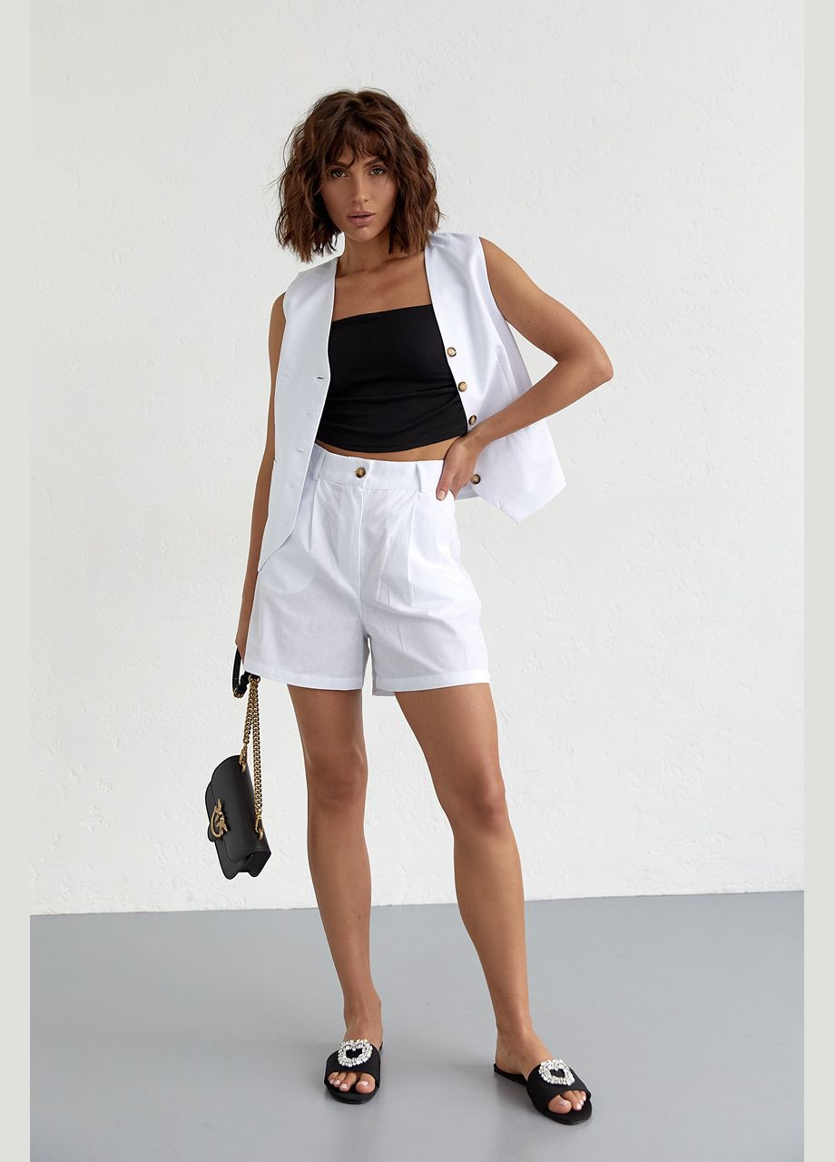 Женский костюм с шортами и жилеткой - белый цвет L (sku_9355) No Brand (327819498)