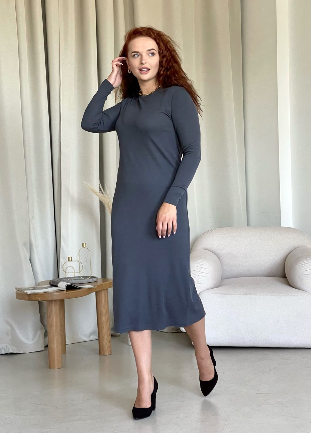 Серое повседневный длинное демисезонное платье в рубчик с разрезом сзади платье-свитшот Merlini однотонное