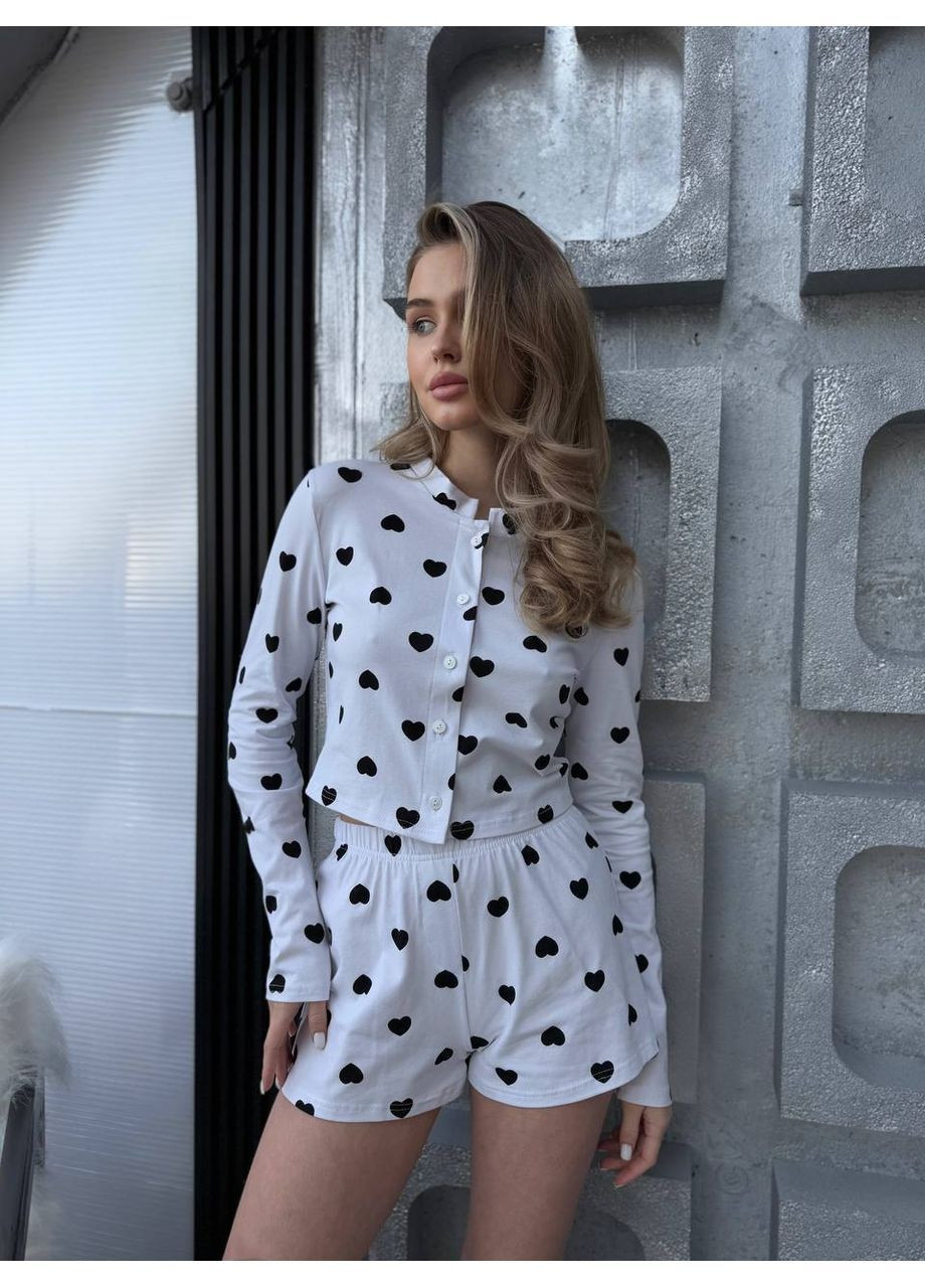 Біла затишна жіноча піжама шорти + кофтинка лонгслів + шорти No Brand Р4942-368