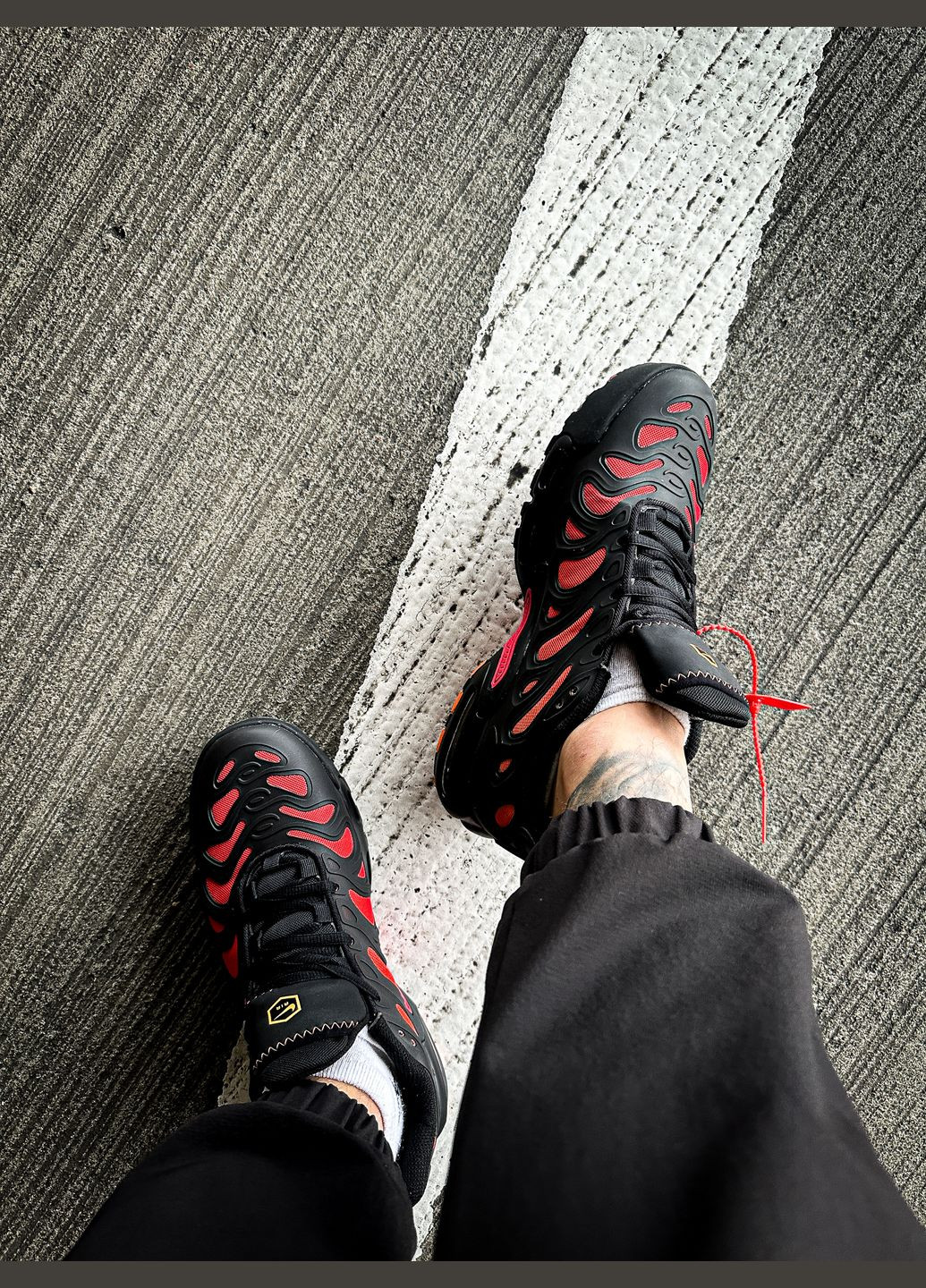 Кросівки жіночі і чоловічі Nike Air Max TN Plus Drift black dragon red | Найк Аір Макс ТН чорні червоні No Brand червоні всесезони (311675150)