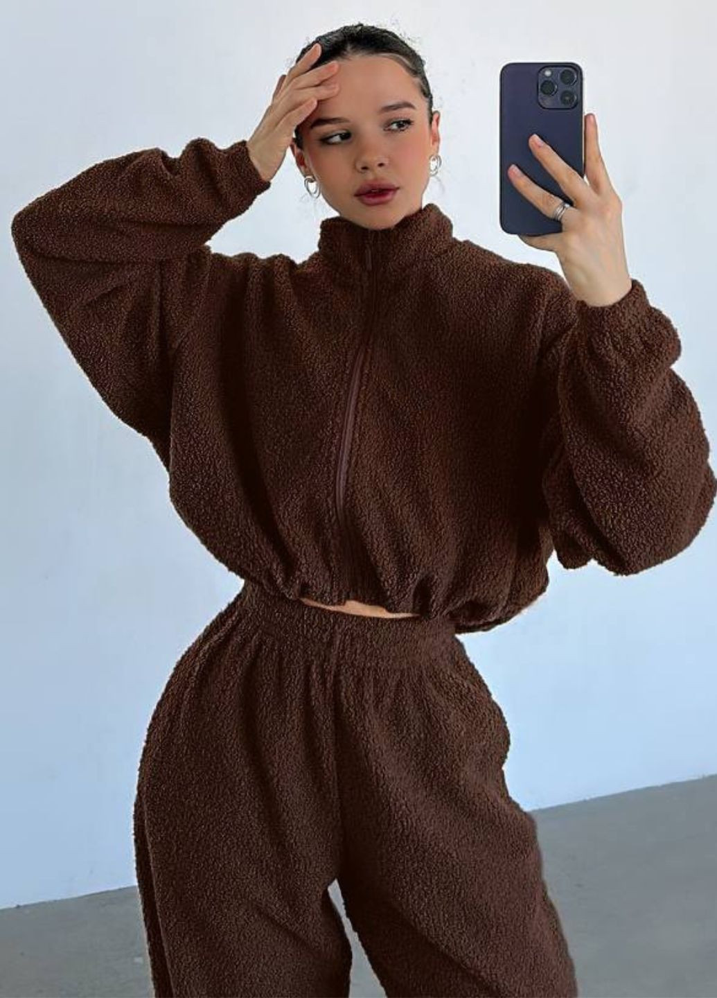 Повседневный оверсайз костюм букле двойка: укороченная кофта на молнии + штаны высокой посадки Tik-Tak (341736176)