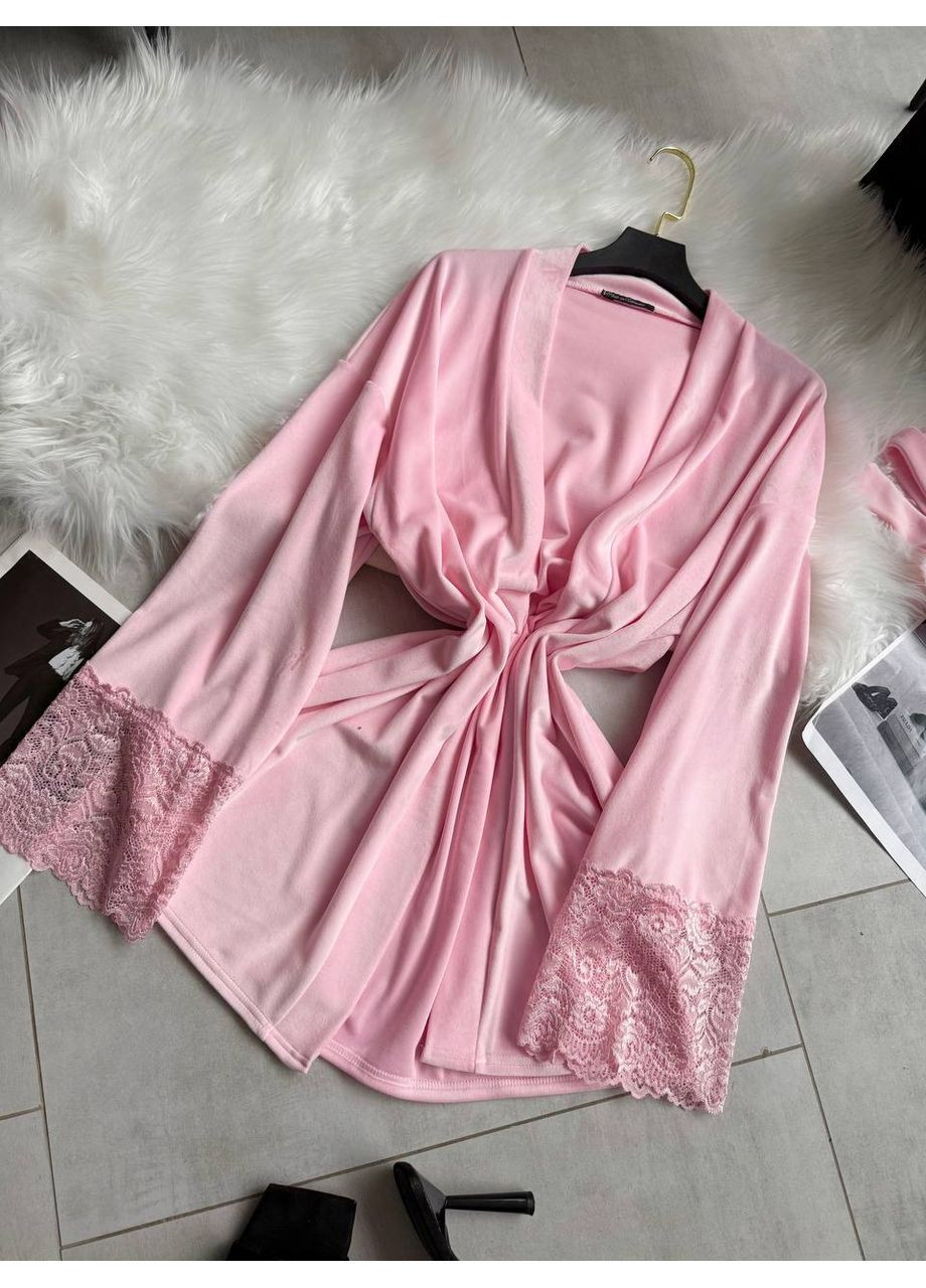 Жіночий велюровий халат з мереживними манжетами MonCher (370147694)