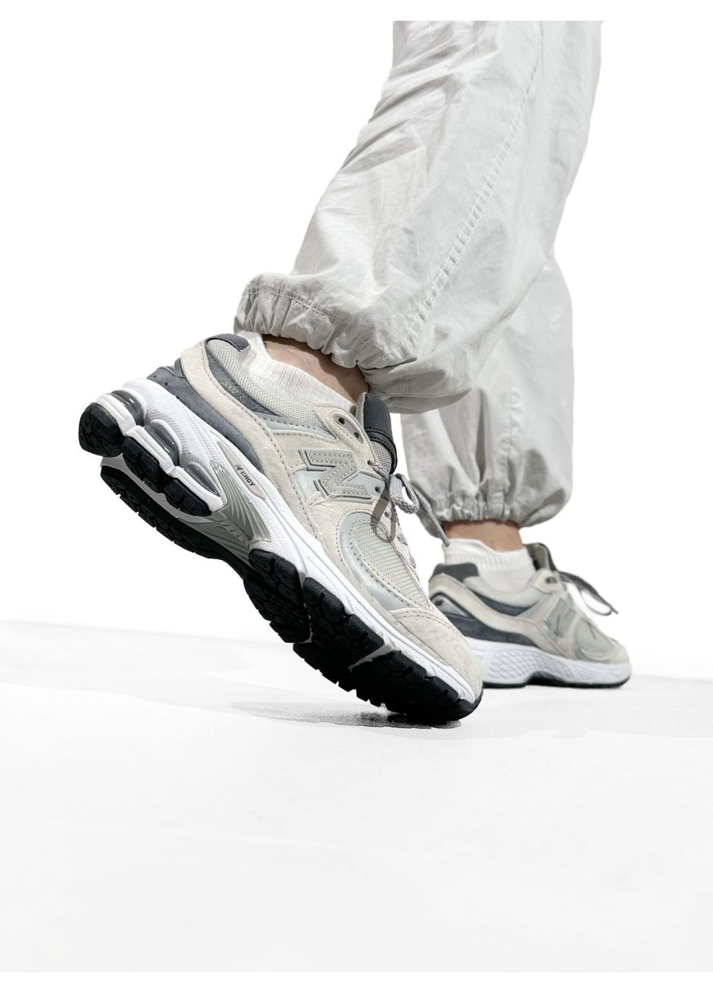 КРОССОВКИ ЖЕНСКИЕ NEW BALANCE 2002R GREY V2 НЬЮ БЕЛАНС 2002R No Brand серые демисезоны (369389968)