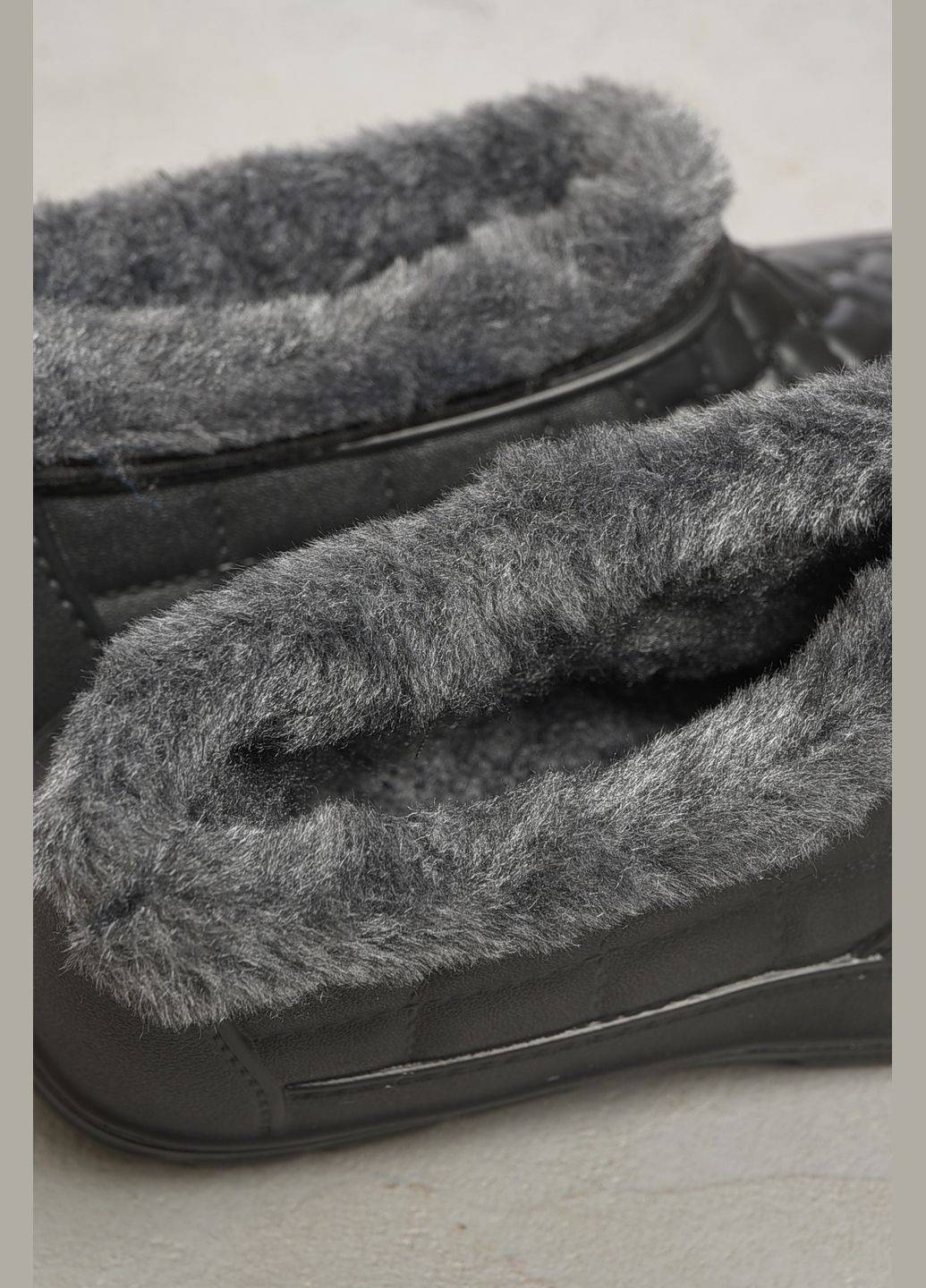 Галоши женские на меху черного цвета Let's Shop (299764489)