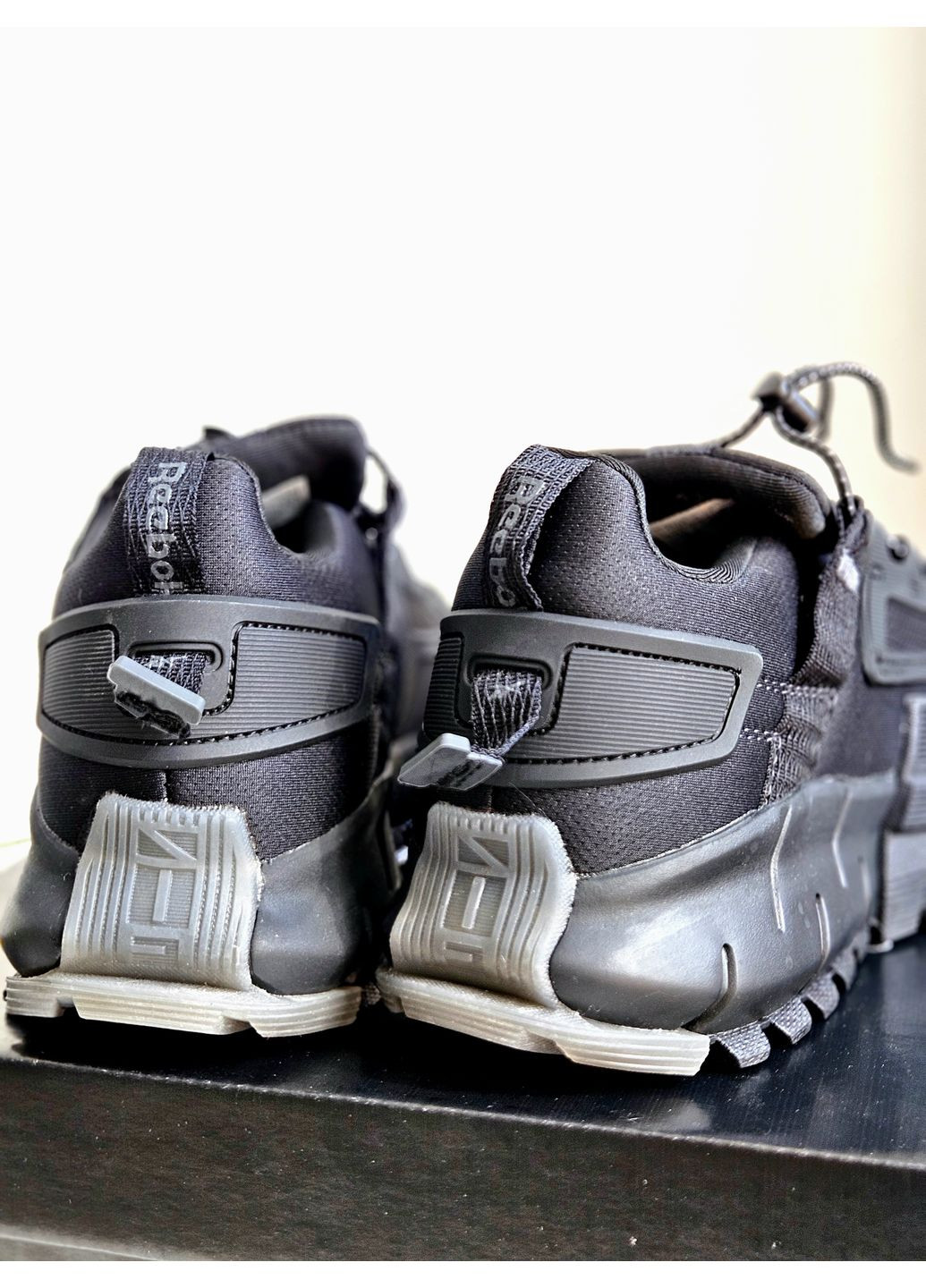 Черные демисезонные кроссовки мужские и женские reebok zig kinetica edge black | рибок зиг кинетика эдж черные No Brand