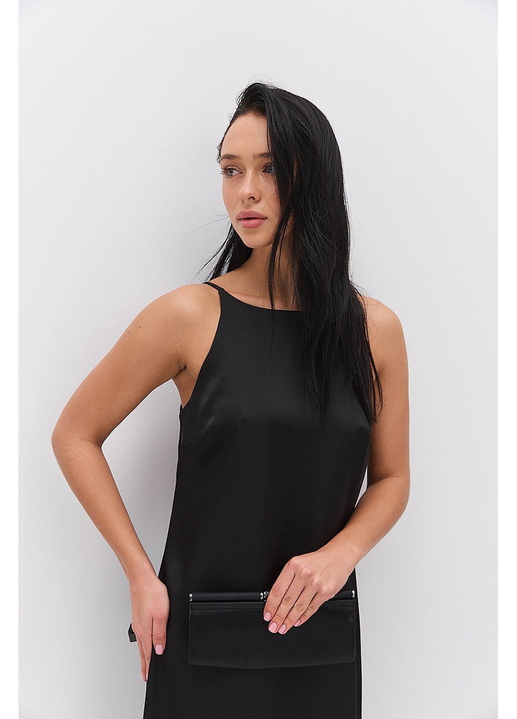 Чорна довга вечірня сукня в білизняному стилі молочна Arjen