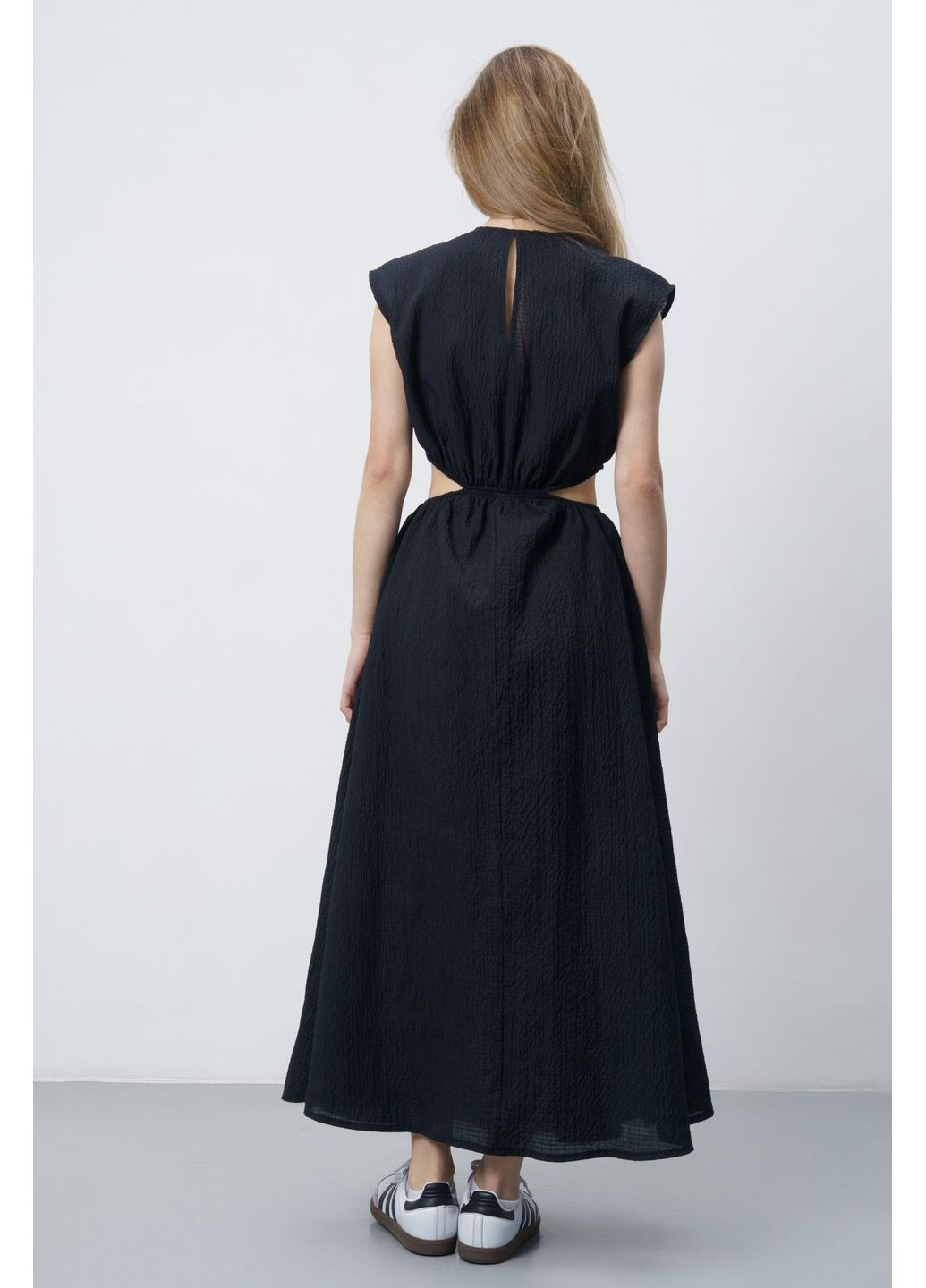 Комбинированное платье 1601132511al черный Alvo