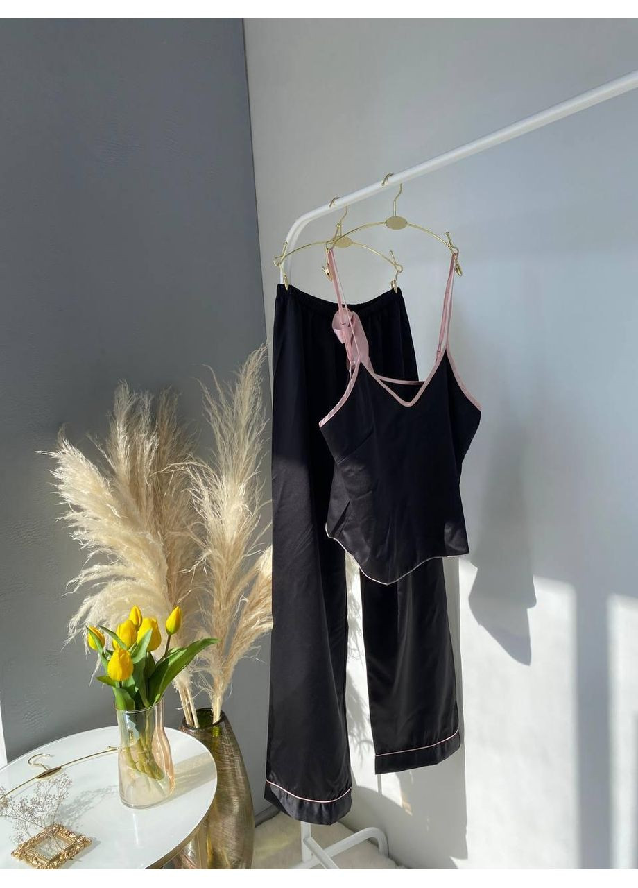 Чорна жіноча шовкова піжама чорна з рожевими вставками / піжама жіноча сатинова чорна на бретелях з бантом / комплект для сну No Brand