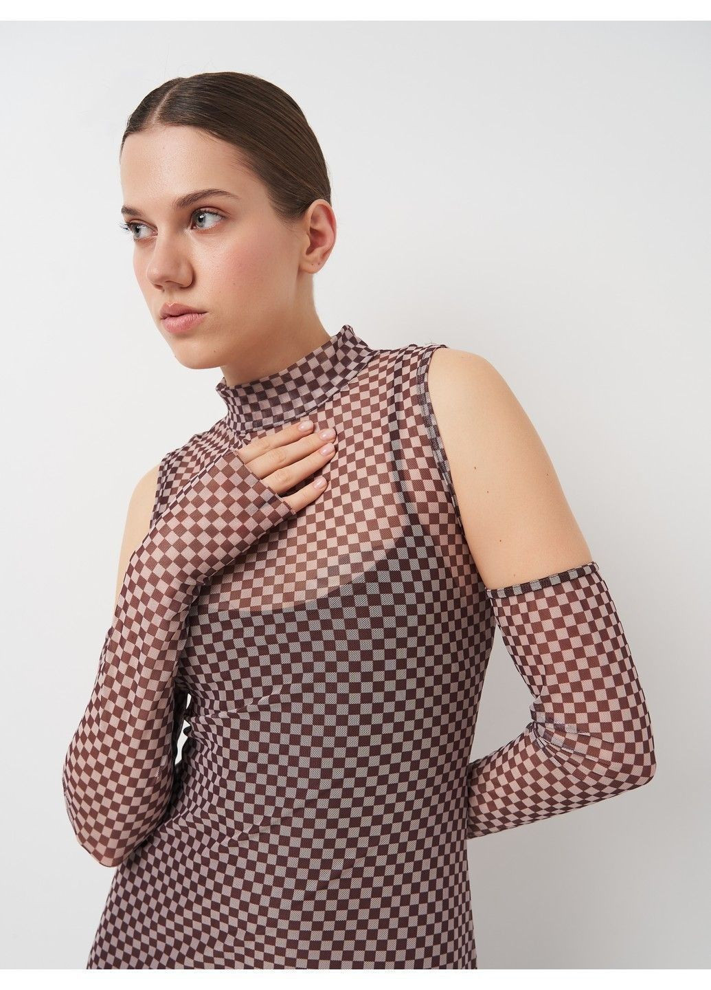 Коричневое откровенный платье-футболка Missguided с геометрическим узором