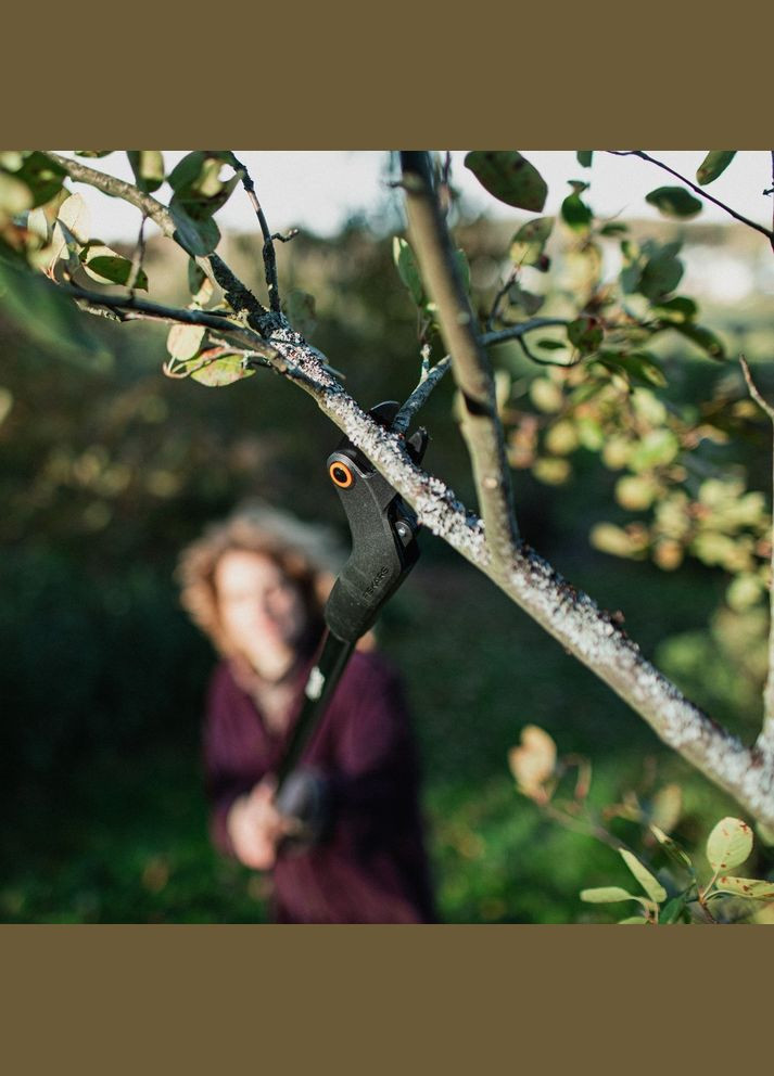 Сучкорез универсальный садовый Solid UP 69 1073082 Fiskars (317305603)