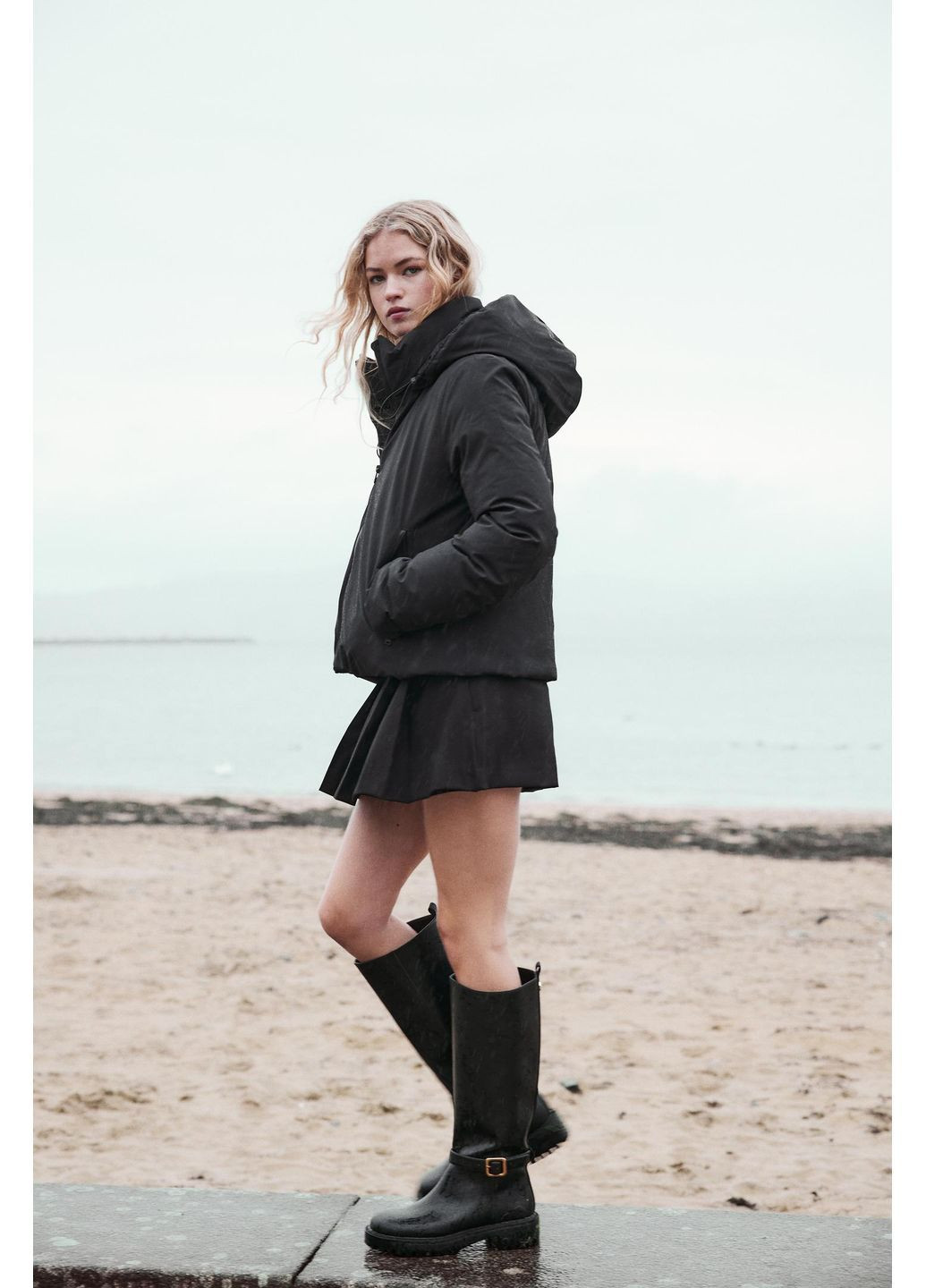 Чорна демісезонна стильна водостійка утеплена вітровка куртка xxl Zara водостійка анорак