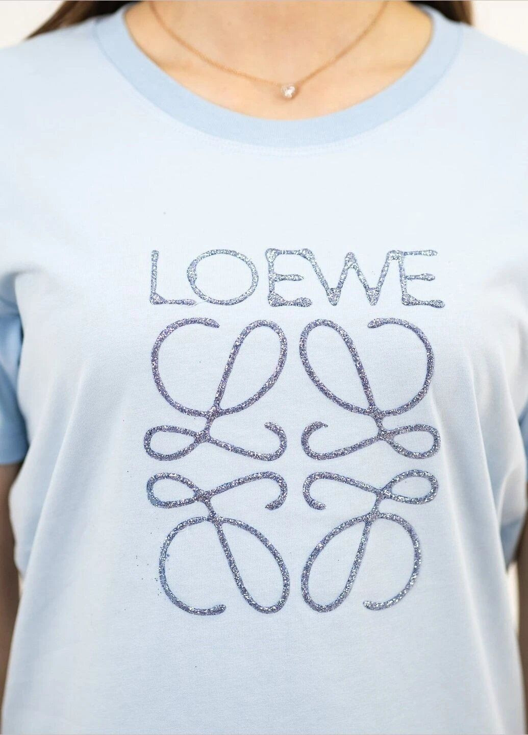 Светло-голубая летняя футболка женская летняя с рисунком с коротким рукавом Loewe TISORT