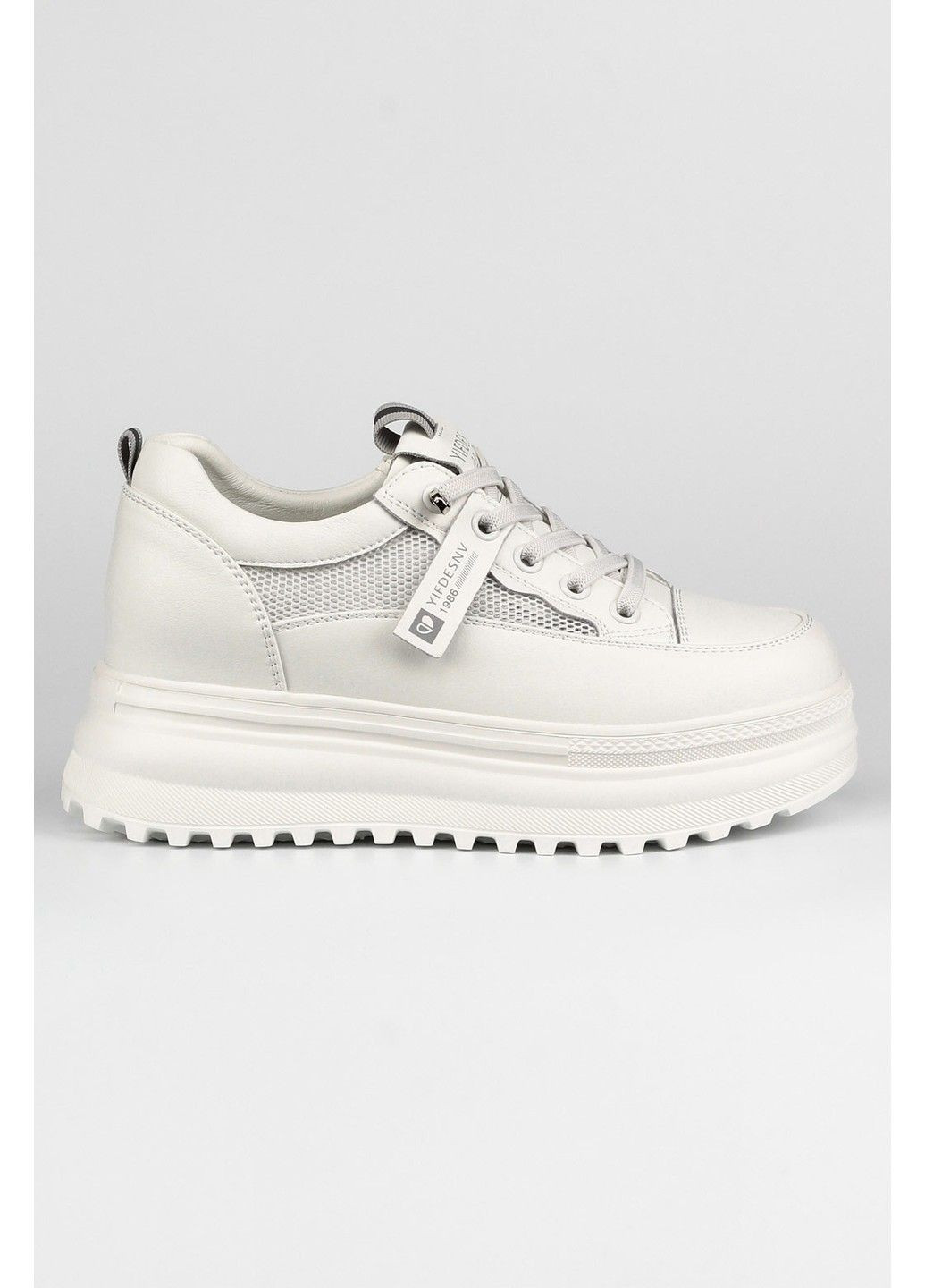 Женские кроссовки 1100176 Buts белые демисезоны (297438669)