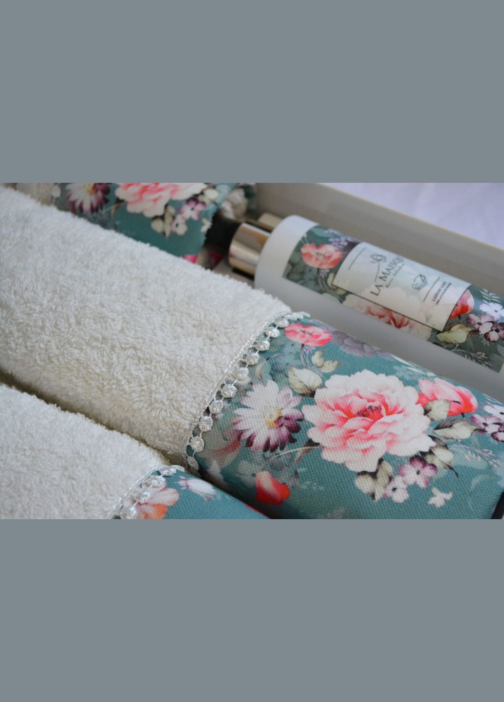 Подарочный набор полотенец, 3 шт. с ароматом Enola La Maison (303140792)