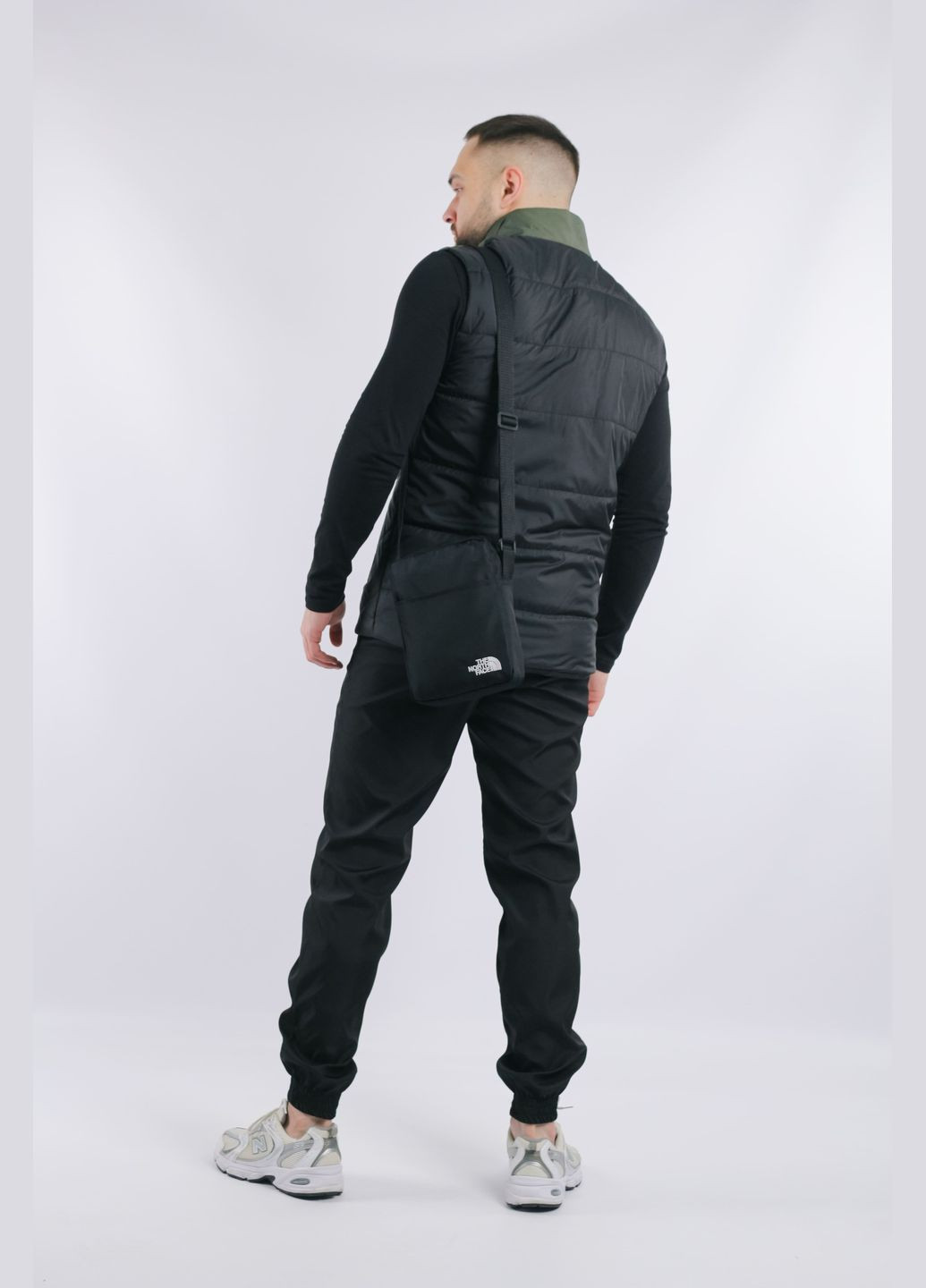 Оливковый (хаки) демисезонный комплект мужской "clip": жилетка хаки-черная + штаны "president" черные. барсетка в подарок! No Brand