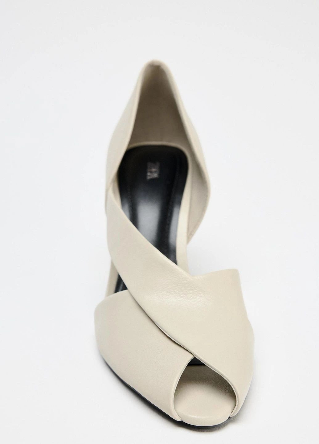 Белые босоножки Zara