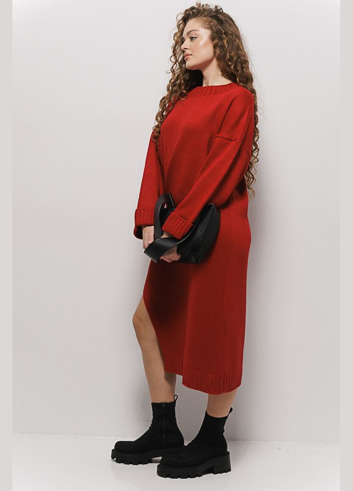 Червона в'язане плаття міді молочне з високим розрізом збоку Arjen