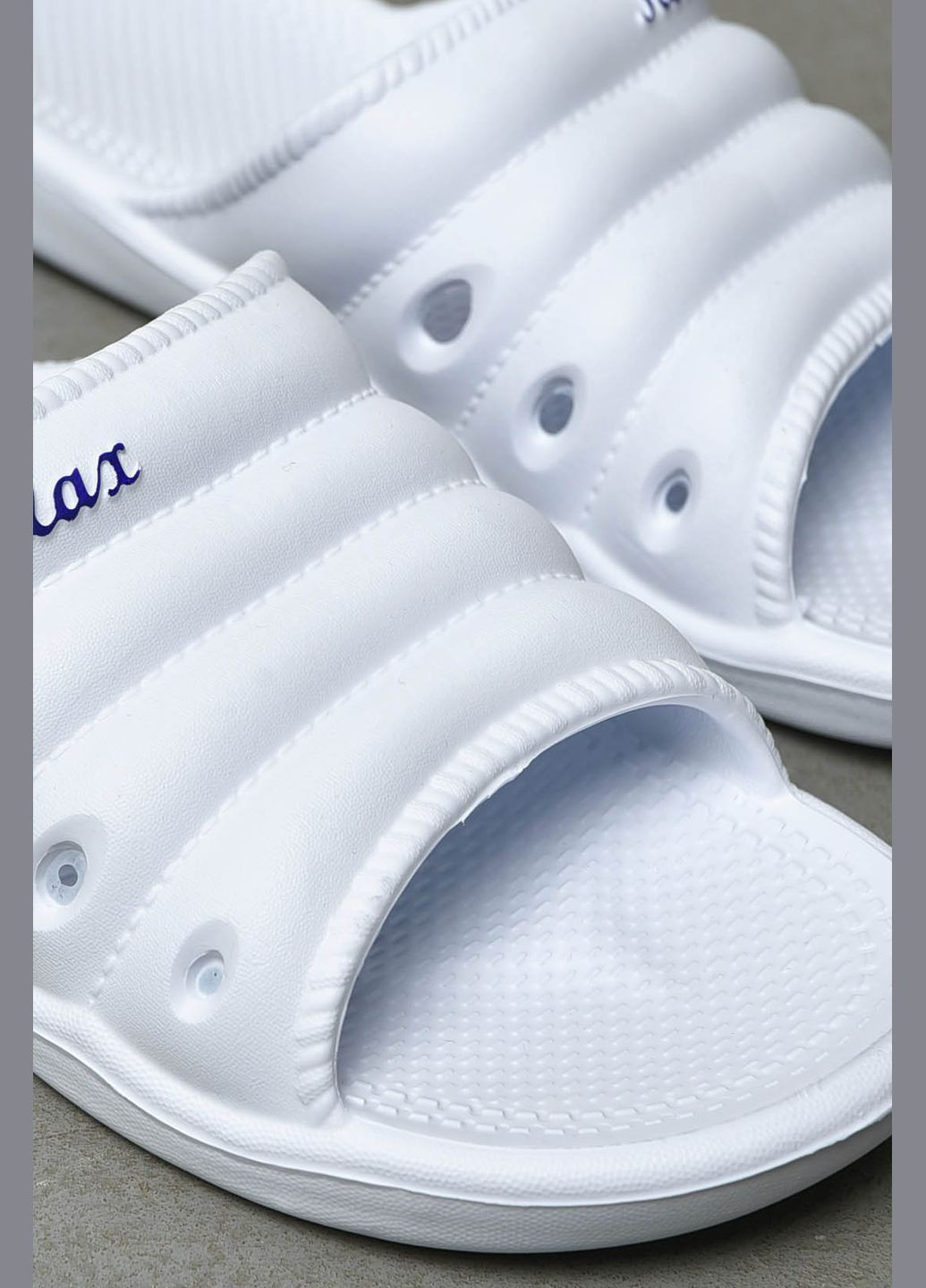 Белые шлепанцы пена женские белого цвета Let's Shop