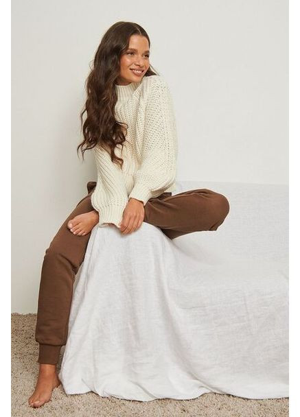 Білий зимовий светр джемпер NA-KD Knitted Sweater