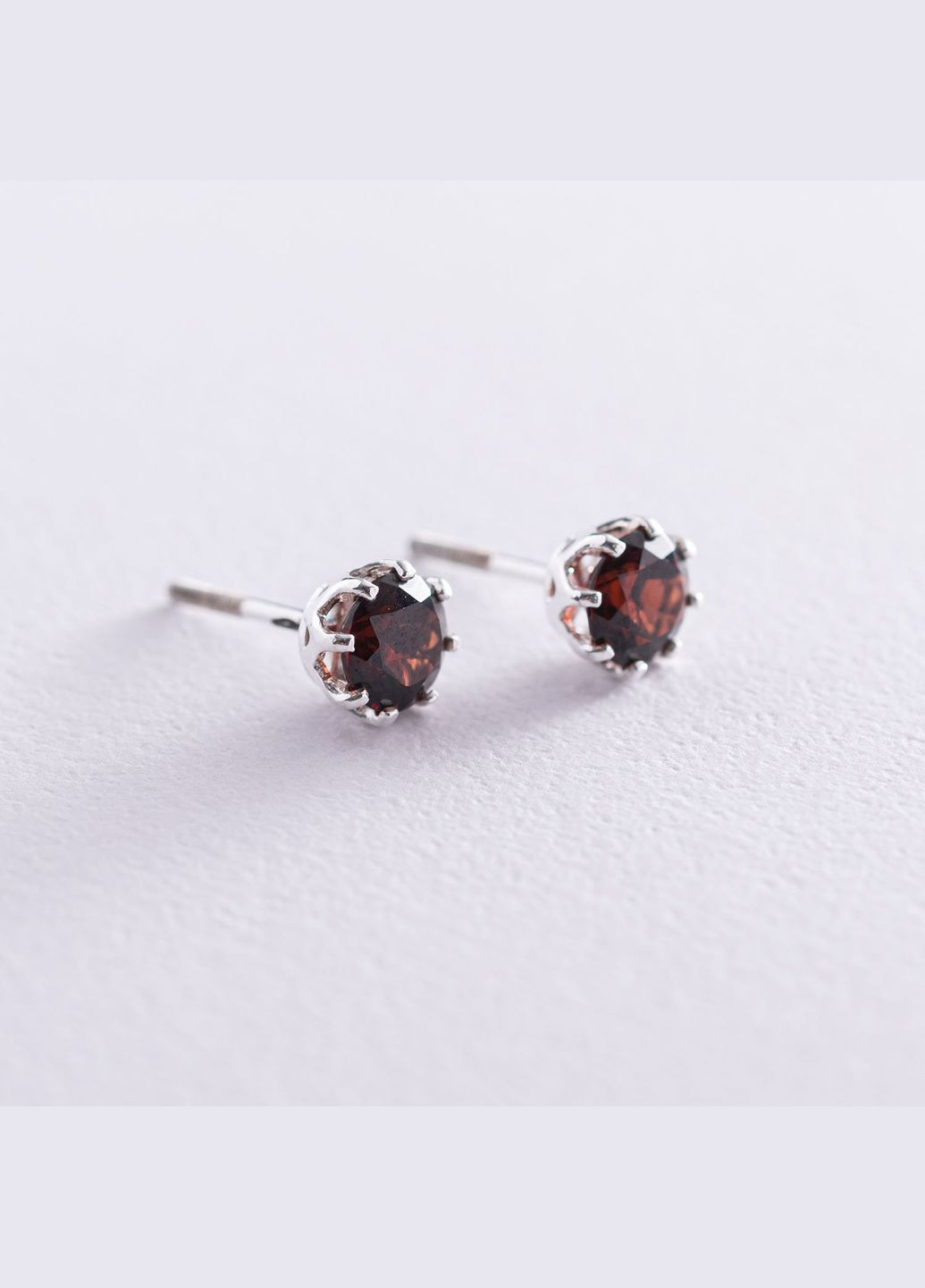 Серебряные серьги - пусеты (синт. пироп) 122822 Oniks (264022476)