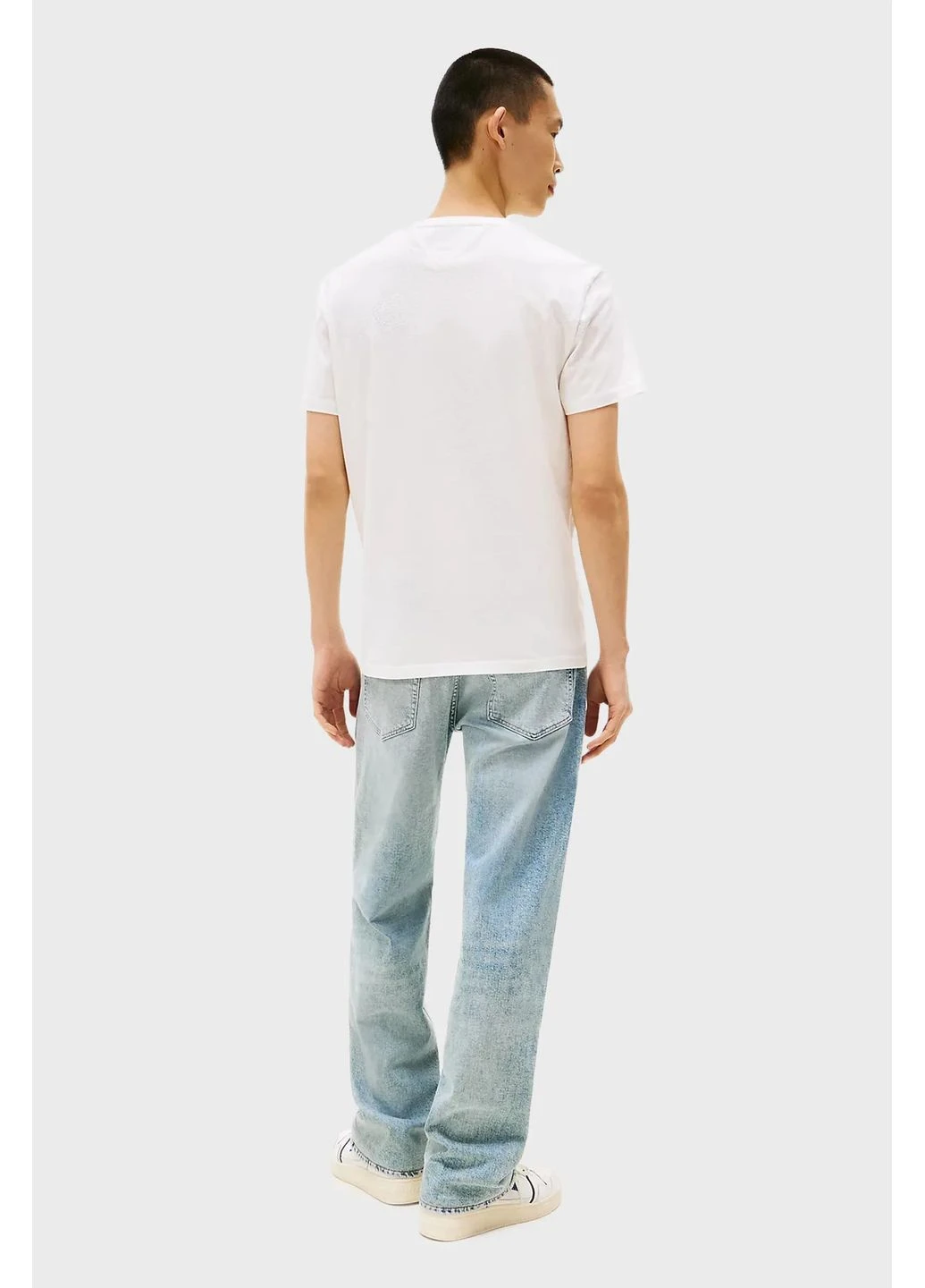 Белая футболка Tommy Jeans