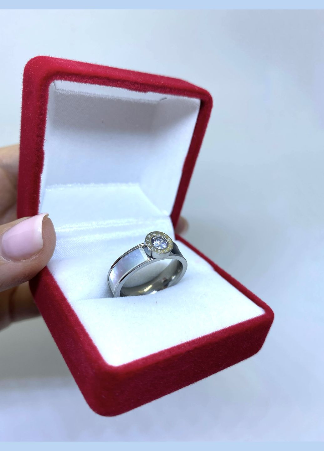 Каблучка жіноча з римськими цифрами і каменем чорно - біла срібляста розмір Xuping Jewelry (330618898)