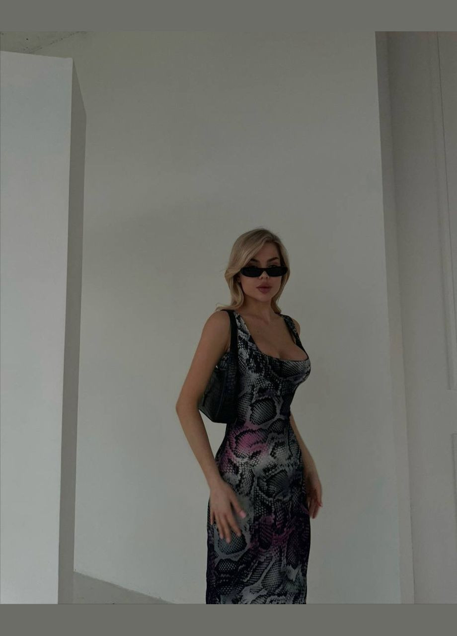 Комбинированное привлекательное леопардовое приталённое платье из ткани: микромасло, эластичное, приятное на ощупь и идеально сидящее по фигуре No Brand
