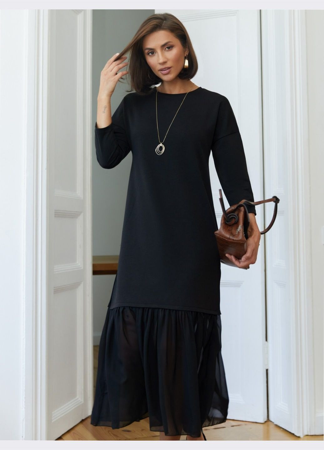 Черное кэжуал трикотажное платье чёрного цвета с воланом Dressa однотонное