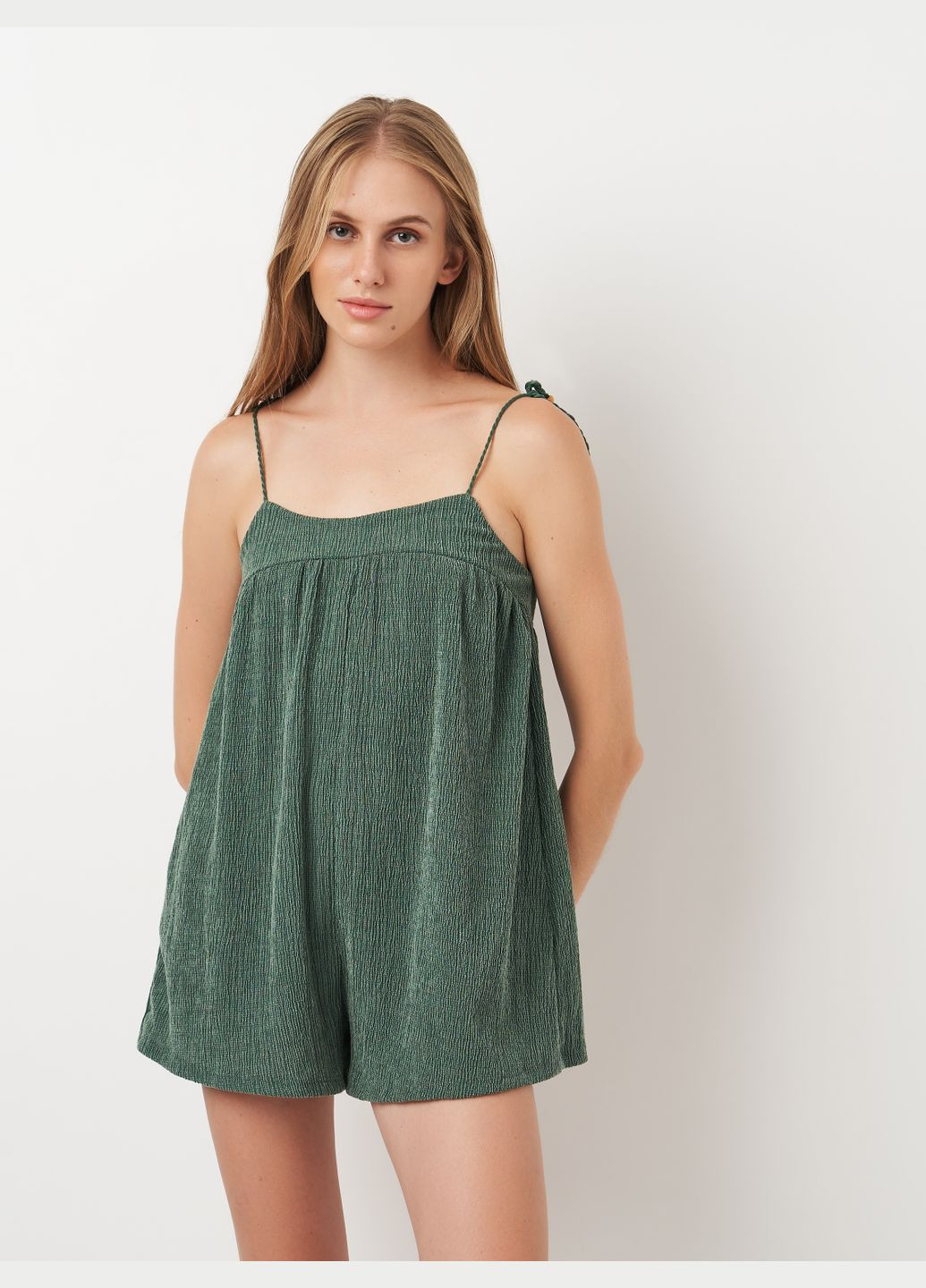 Комбинезон в составе с вискозой Pull & Bear однотонный зелёный кэжуал