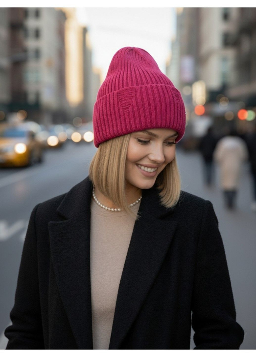 Шапка унисекс рванка с метеллическим декором малиновая (фуксия) No Brand (363023379)