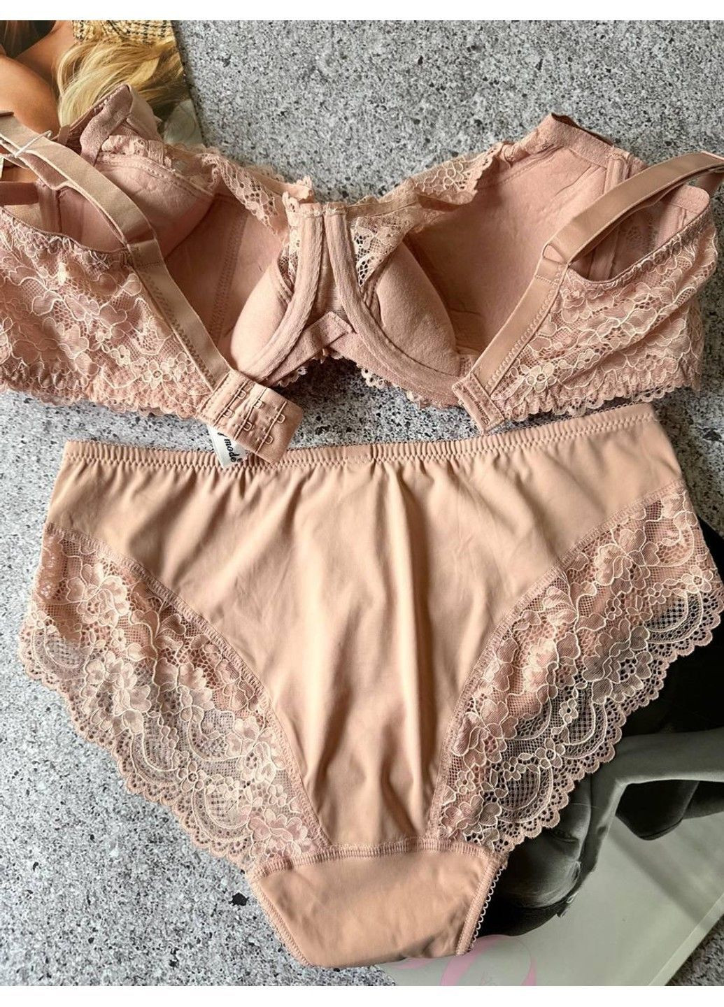 Пудровый женское нижнее белье большого размера бюстгальтер с трусиками слип пудра Lanny Mode