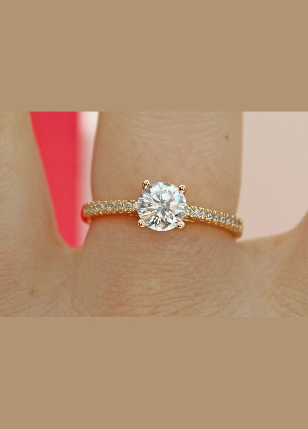 Кільце тонке білий фіаніт 6 мм з боків дрібні фіаніти р золотисте Xuping Jewelry (317309742)