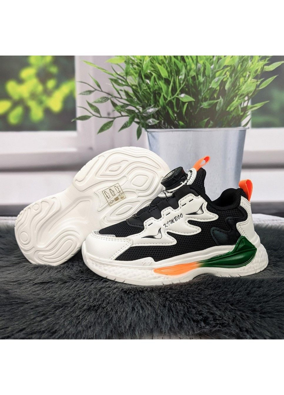 Черно-белые демисезонные кроссовки детские для девочки Kimboo