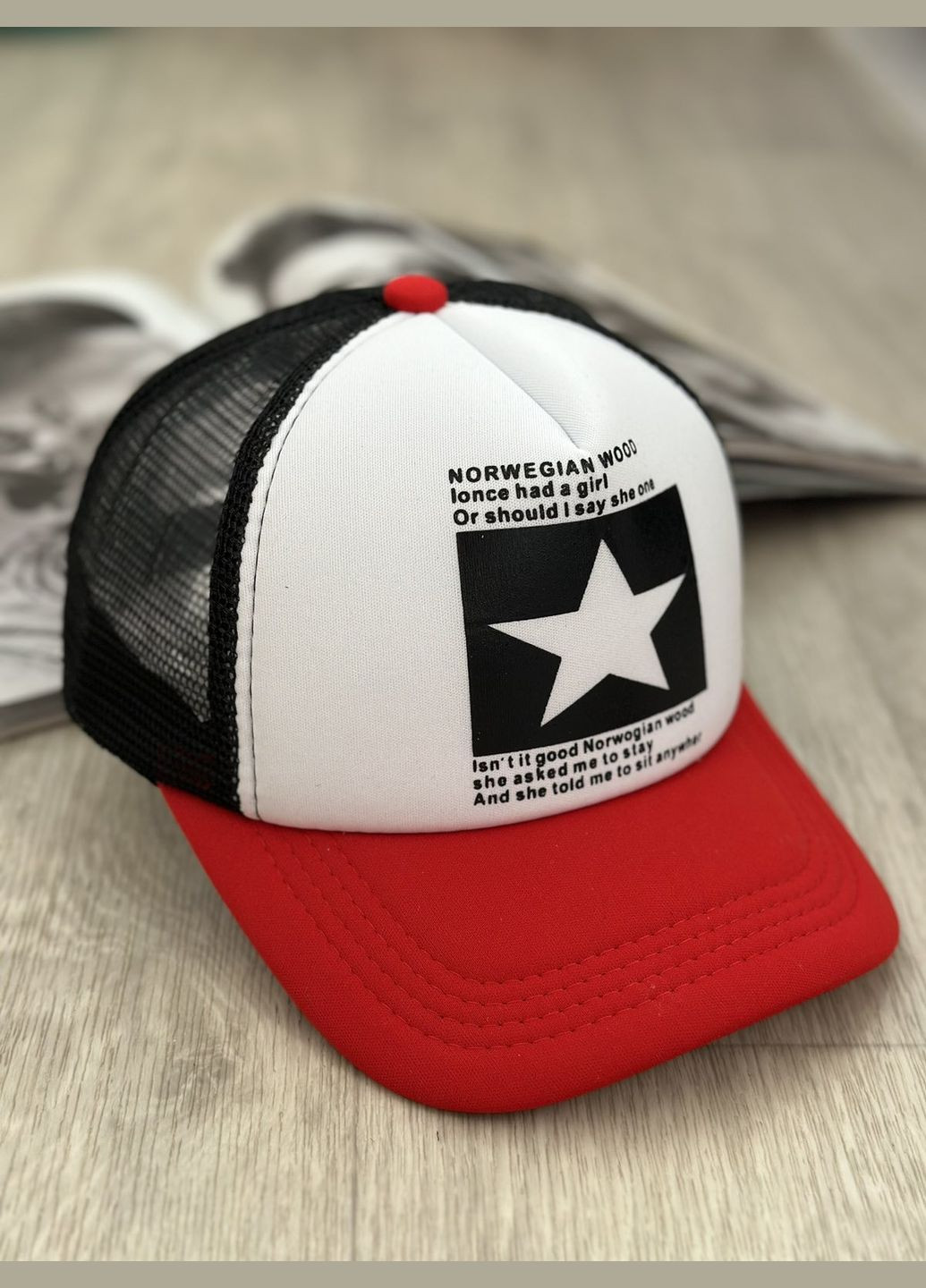 Кепка тракер із сіточкою Зірка Чорний з біло-червоним 56-61р (8098) No Brand (294205927)