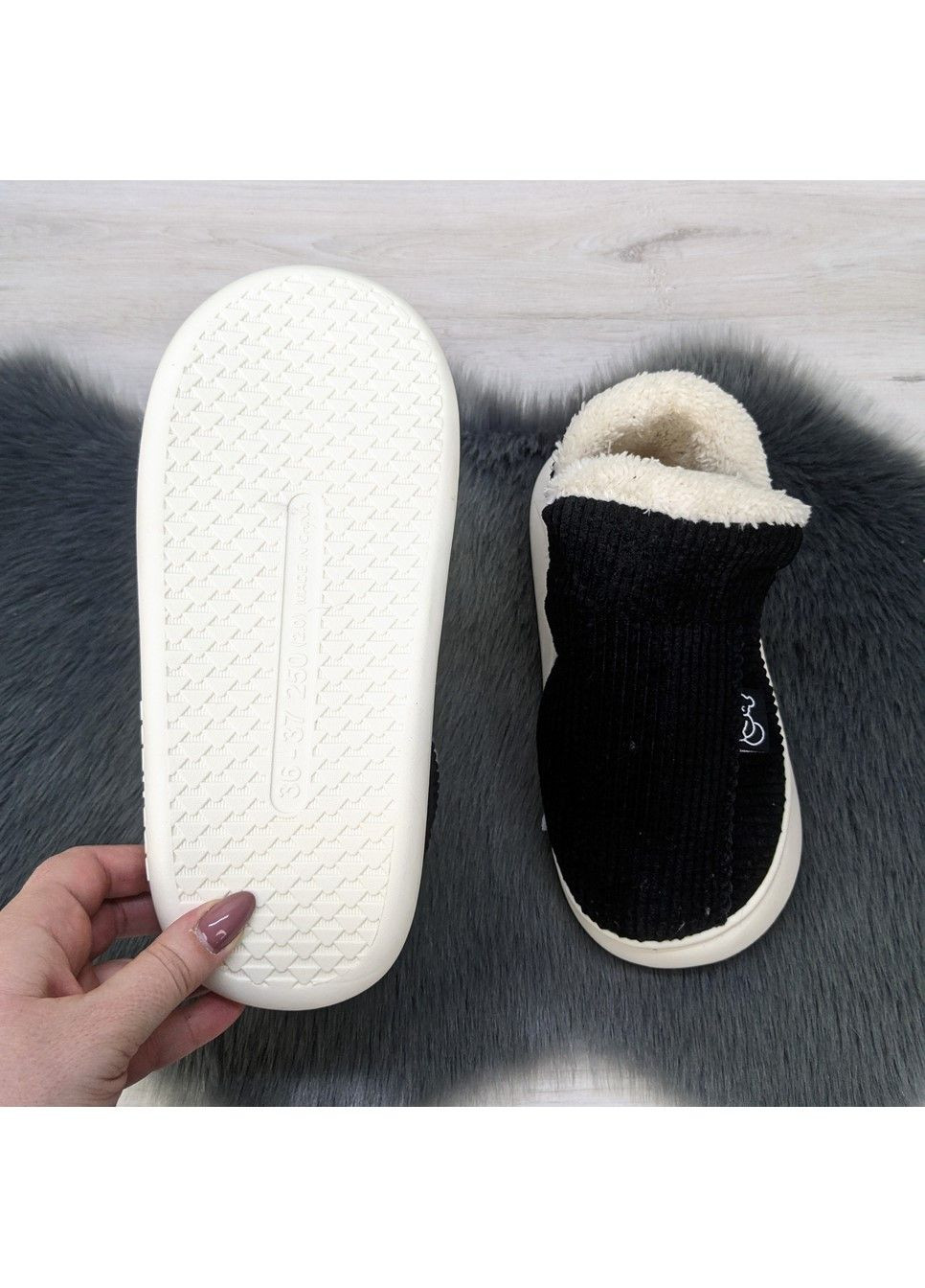 Тапочки чуні жіночі теплі закриті Lion (303547048)