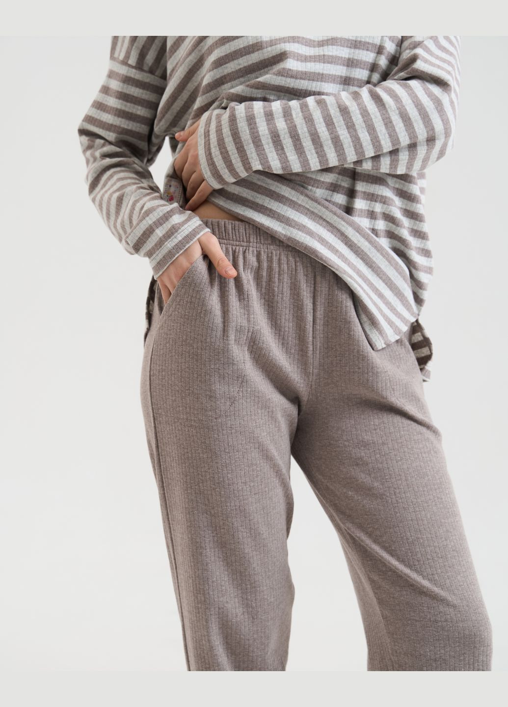 Бежева жіночий комплект зі штанами Nicoletta