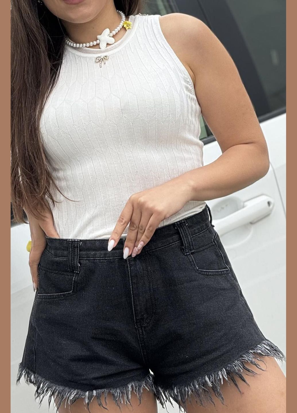 Майка жіноча трикотажна білого кольору Let's Shop — 294293088