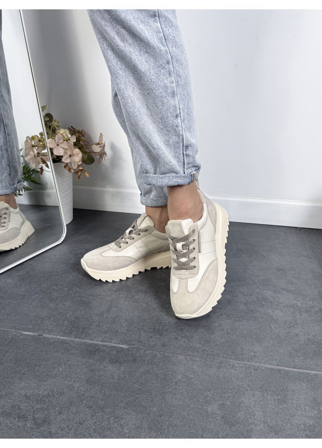 Жіночі шкіряні кросівки бежевого кольору з замшевими вставками для стильного та комфортного образу (відшив 3 дні) Paradize бежеві демісезони (371763628)