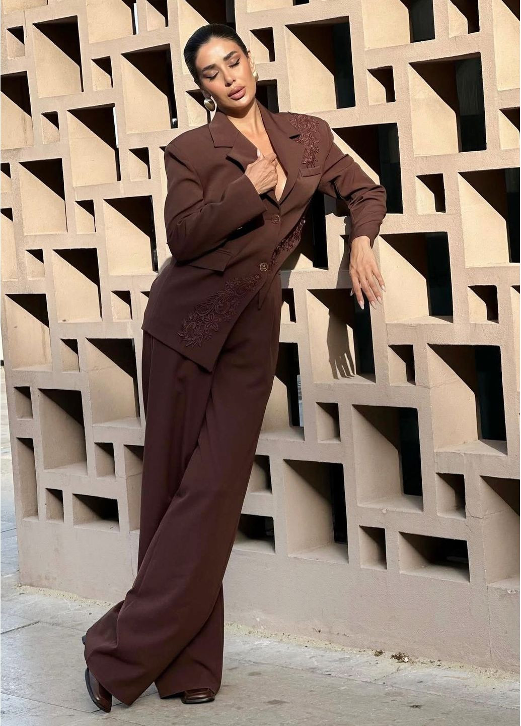 Костюм брючный ассиметричный женский в коричневом цвете. Fashion (359403310)