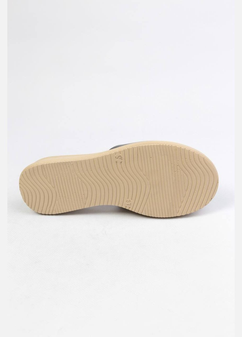 Черные шлепанци Benito