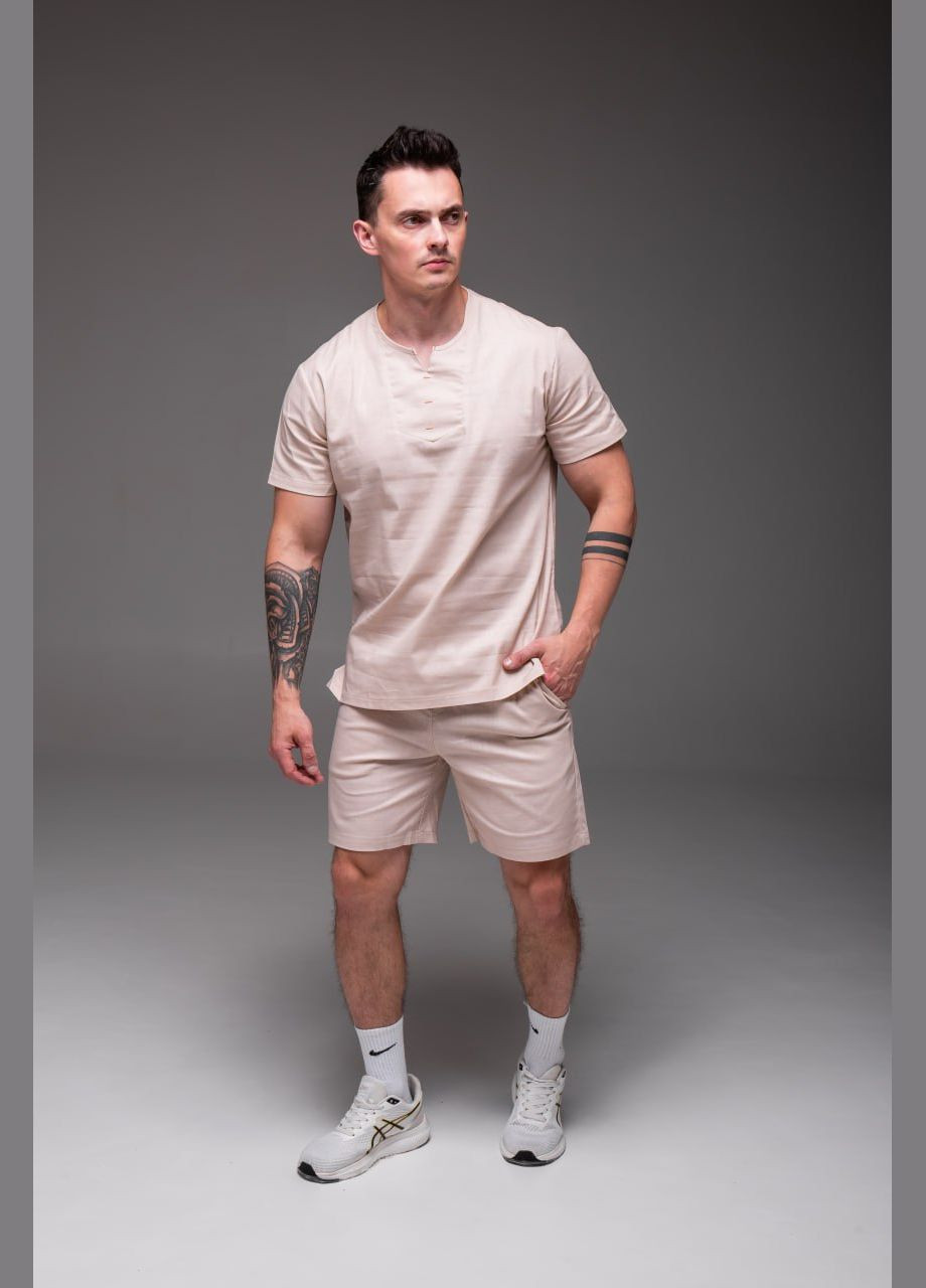 Бежевый летний стильный и лаконичный комплект на лето с шортами, с рубашкой Vakko