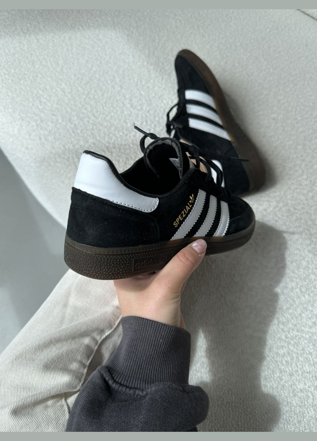 Черные демисезонные кроссовки мужские и женские adidas spezial handball black | адидас специал черные No Brand