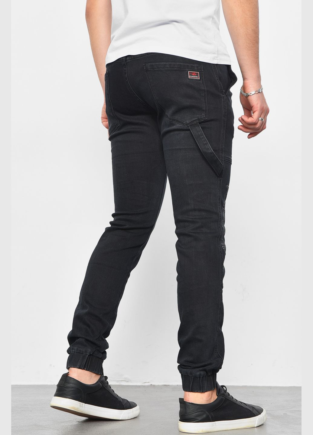 Черные демисезонные зауженные джинсы мужские черного цвета Let's Shop