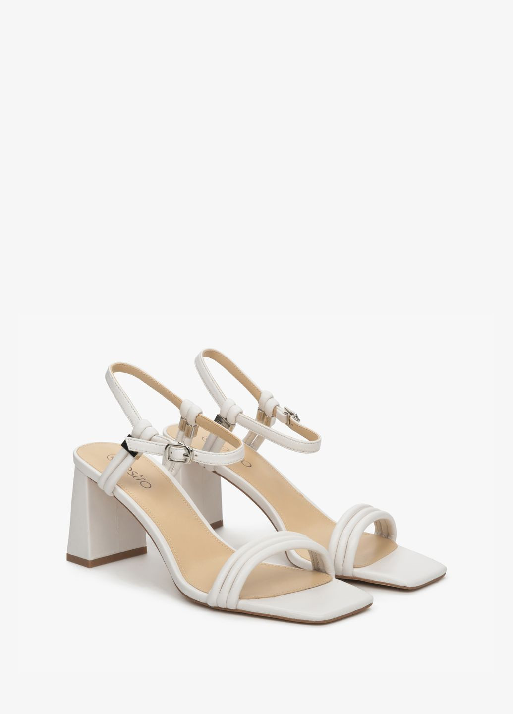 Босоніжки, колір молочний Estro (299766935)