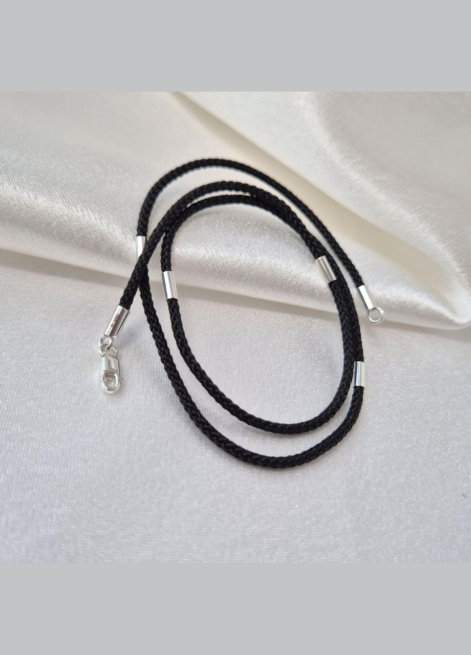 Ювелирный шелковый черный шнурок 2 мм со вставками см серебро 925 пробы арт.660 2.56г No Brand (340108440)