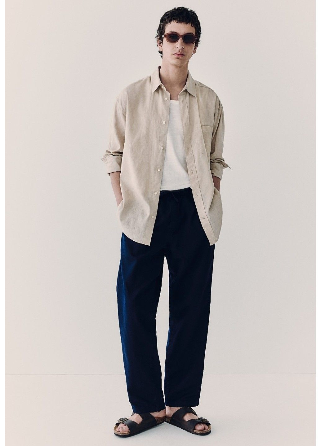 Бежевая классическая рубашка H&M