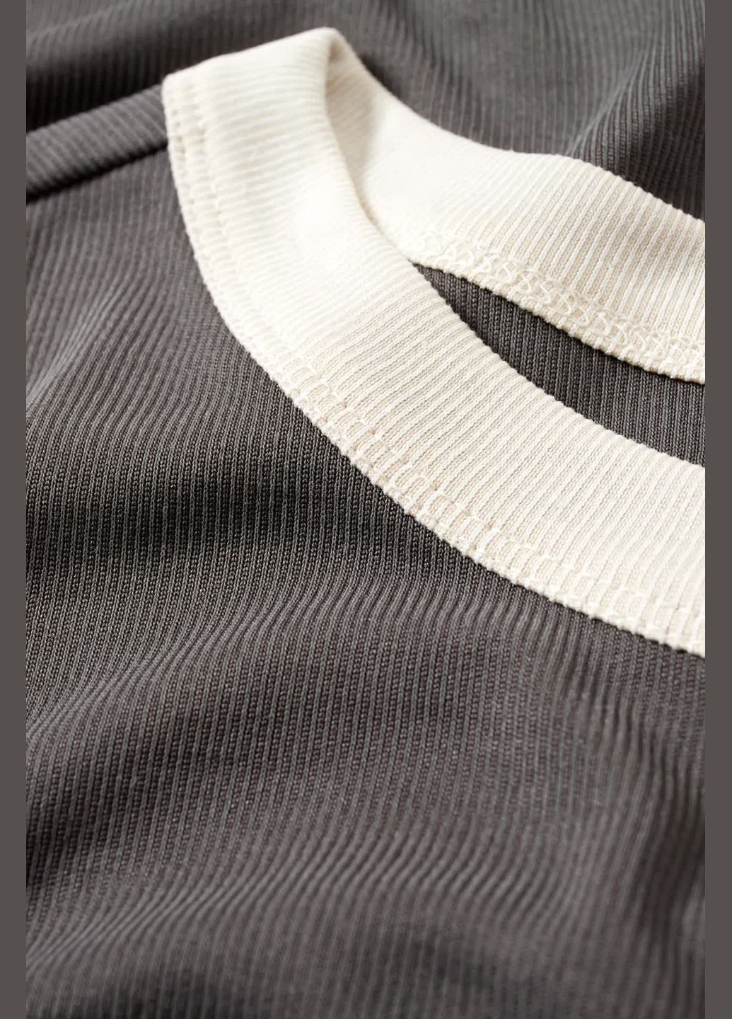 Сіра літня футболка з еластичної тканини C&A