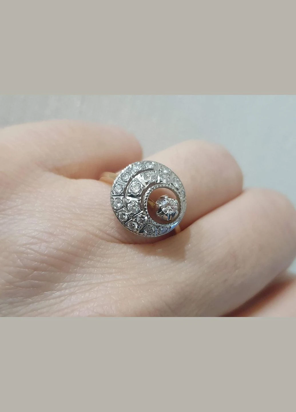 Золотое кольцо с бриллиантами. Артикул 8В410158526/10 Qvaliz (311951023)