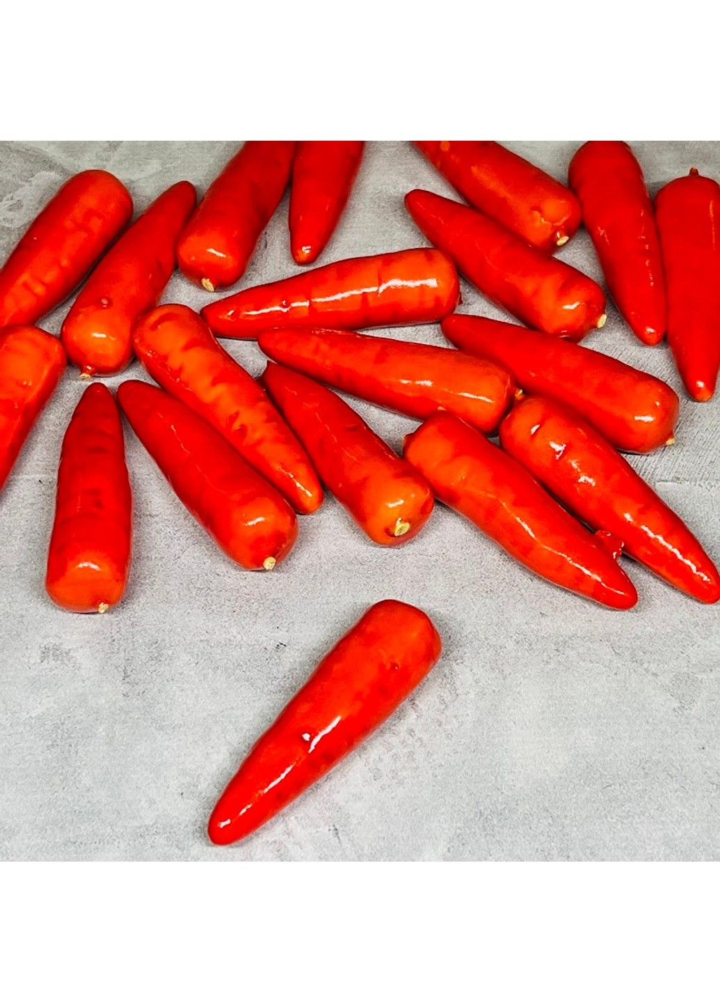 Морквина (штучна) без хвостика, розмір 5,5*1,8 см, поштучно No Brand (305076183)