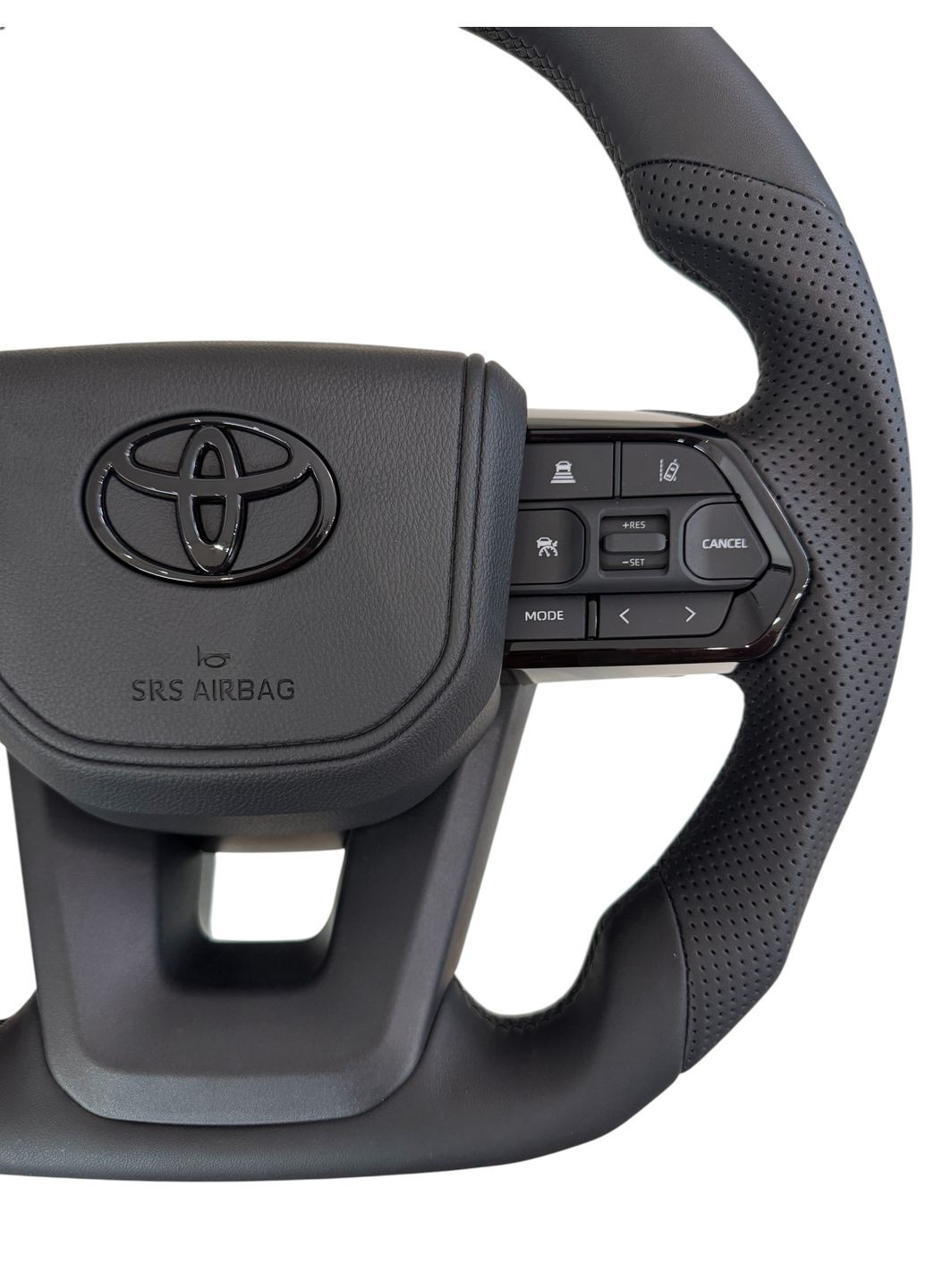 Руль для Land Cruiser 200, Prado 150. Без подогрева. Кожа. Со скошенным низом. Логотип – черный глянец. Toyota (346055195)